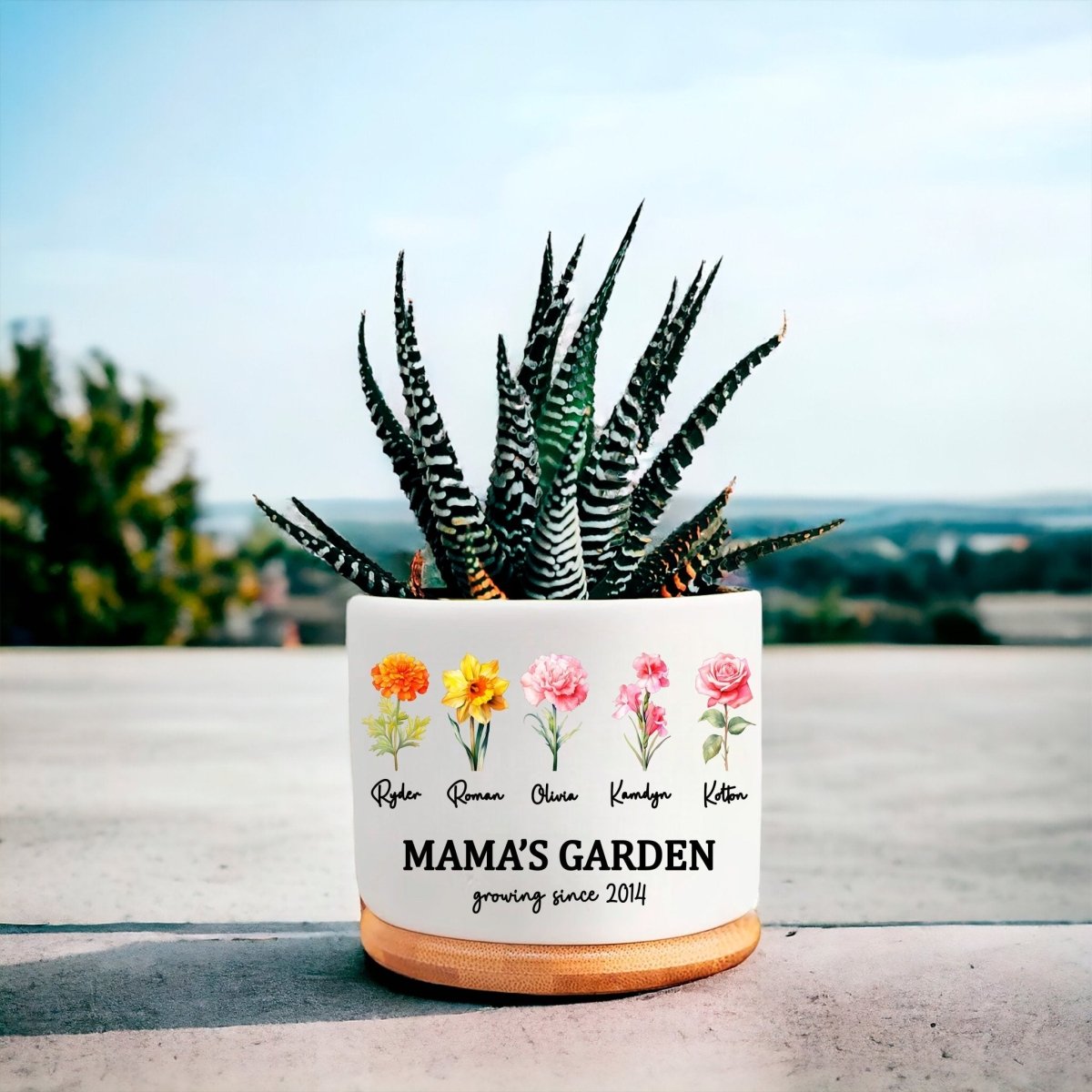 Personalized Birth Flower Planter | Watercolor Bouquet | Custom Family Name Gift