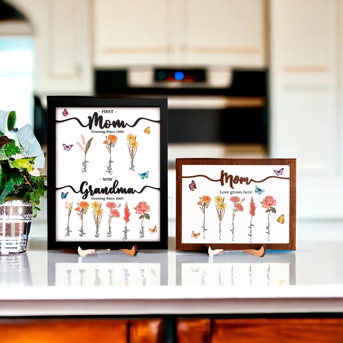 Personalized Birth Flower Sign, Custom Family Names, Wood Mom/Grandma Gift
