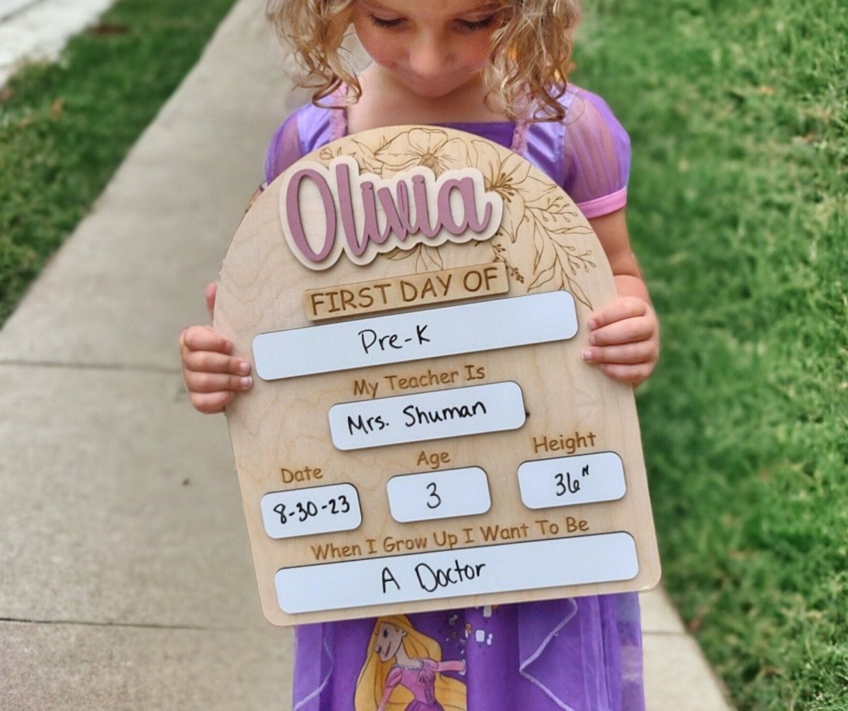 Personalized First Day of School Name Sign, Back to School memory, School milestone board, Gift for Kid, photo prop, kindergarten, Pre-K