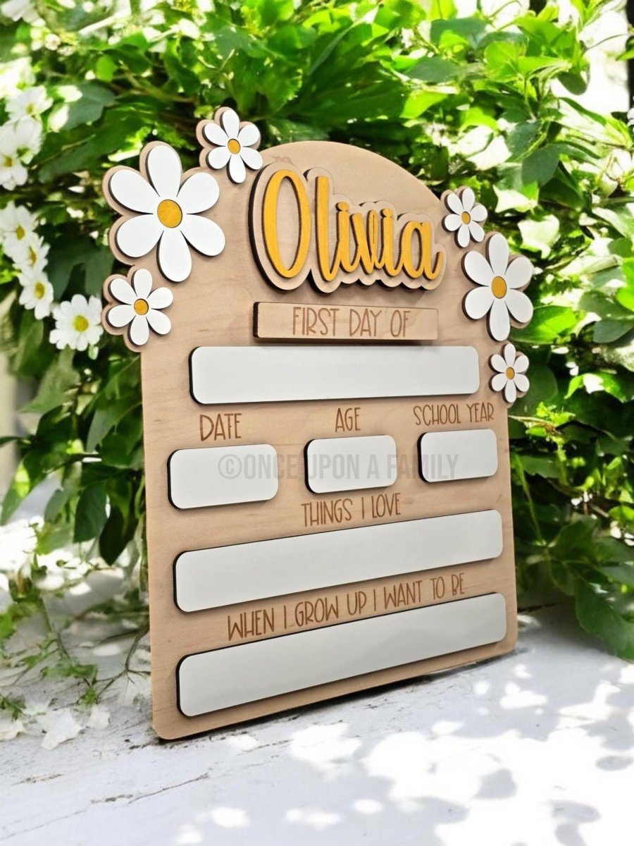Personalized First Day of School Name Sign, Retro Flower, Daisy Back to School milestone board, Gift for Kid, photo prop kindergarten, Pre-K